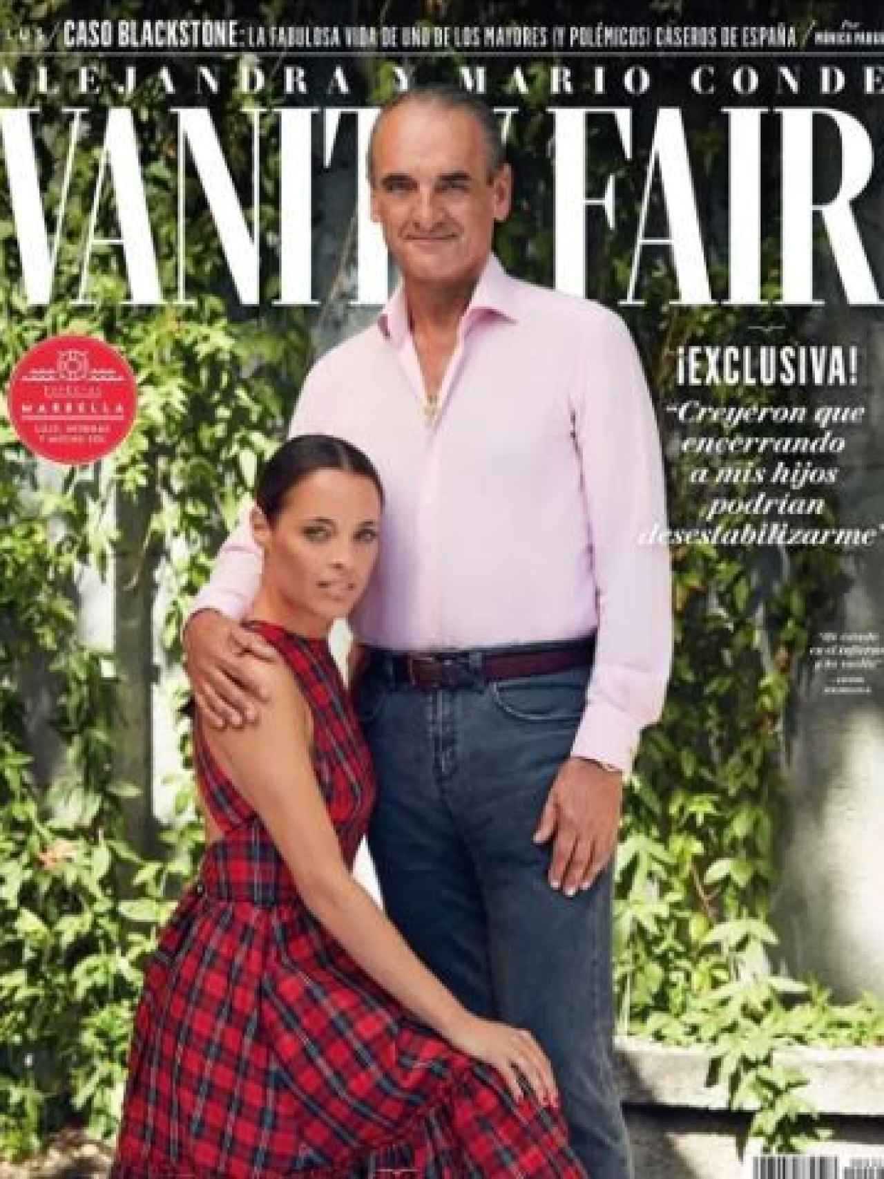 Mario Conde junto a su hija, Alejandra, en la portada de 'Vanity Fair', en julio de 2019.