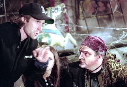 Michael Bay dirige a Meat Loaf y a Angelina Jolie en el videoclip de 'Rock and Roll Dreams Come Through' (1993).