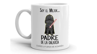 Entre los accesorios de Star Wars una taza para tomar el café no puede faltar.